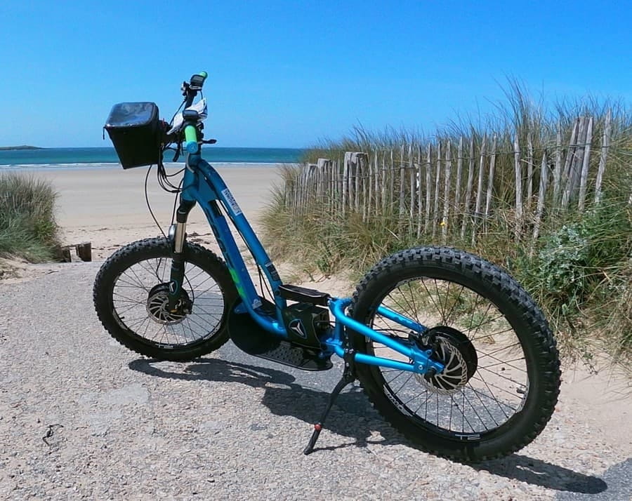 location trottinette électrique TROTRX tout terrain sur erdeven, carnac, baie de quiberon...